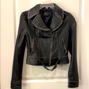 Express cropped 100% genuine leather Jacket